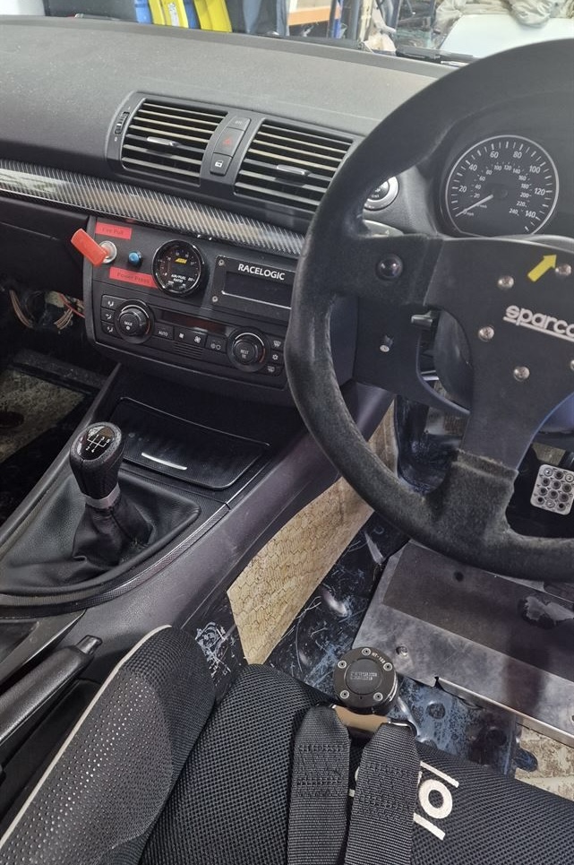 Une superbe voiture pour les journées sur circuit – 116 Sprint / Trophy Car à vendre !