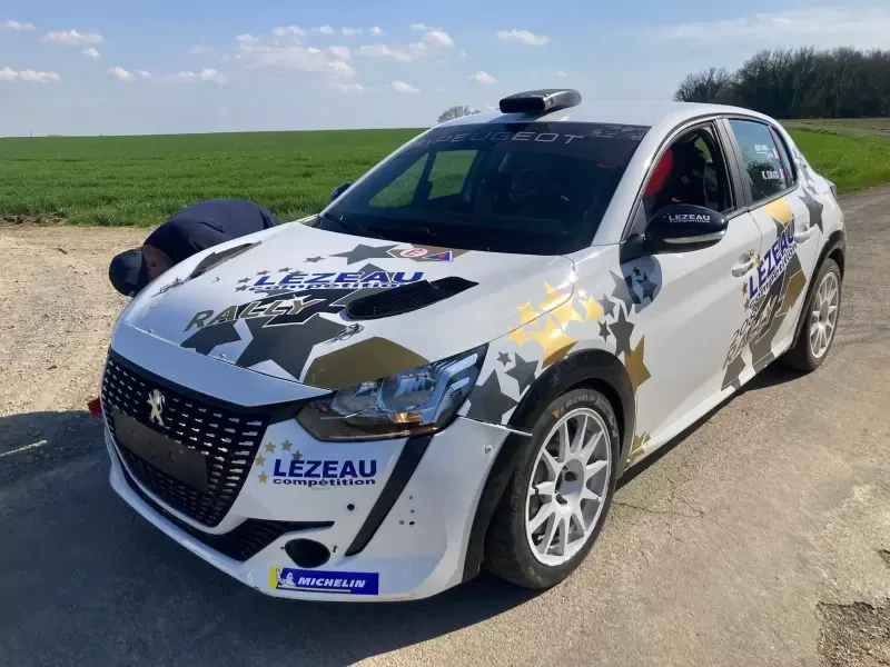 LEZEAU Compétition rents 208 Rally4 Asphalt and Terrestrial vehicles