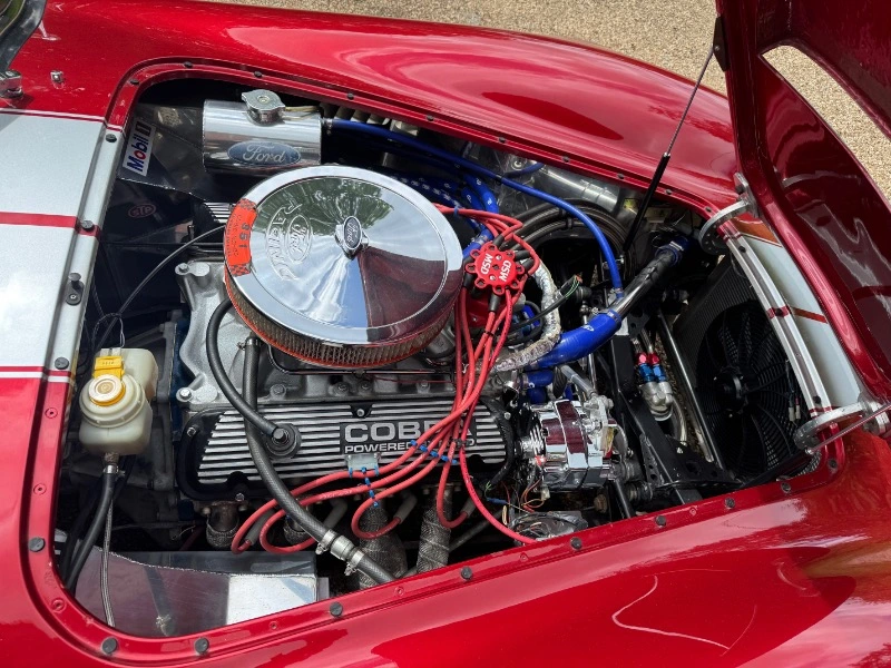DAX De-Dion Cobra avec 427Hardtops fastback amovible, FORD V8 Powered