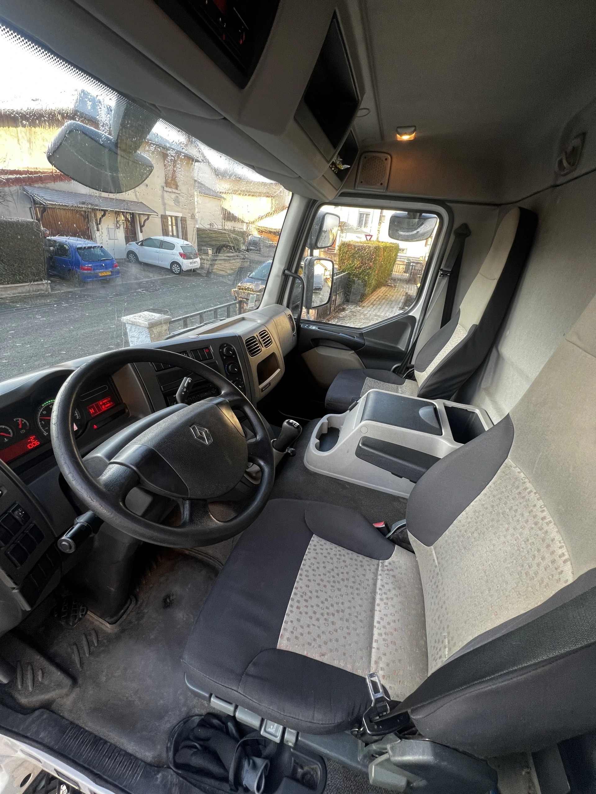 Renault MIDLUM 220 DXI EXTRA-LONG