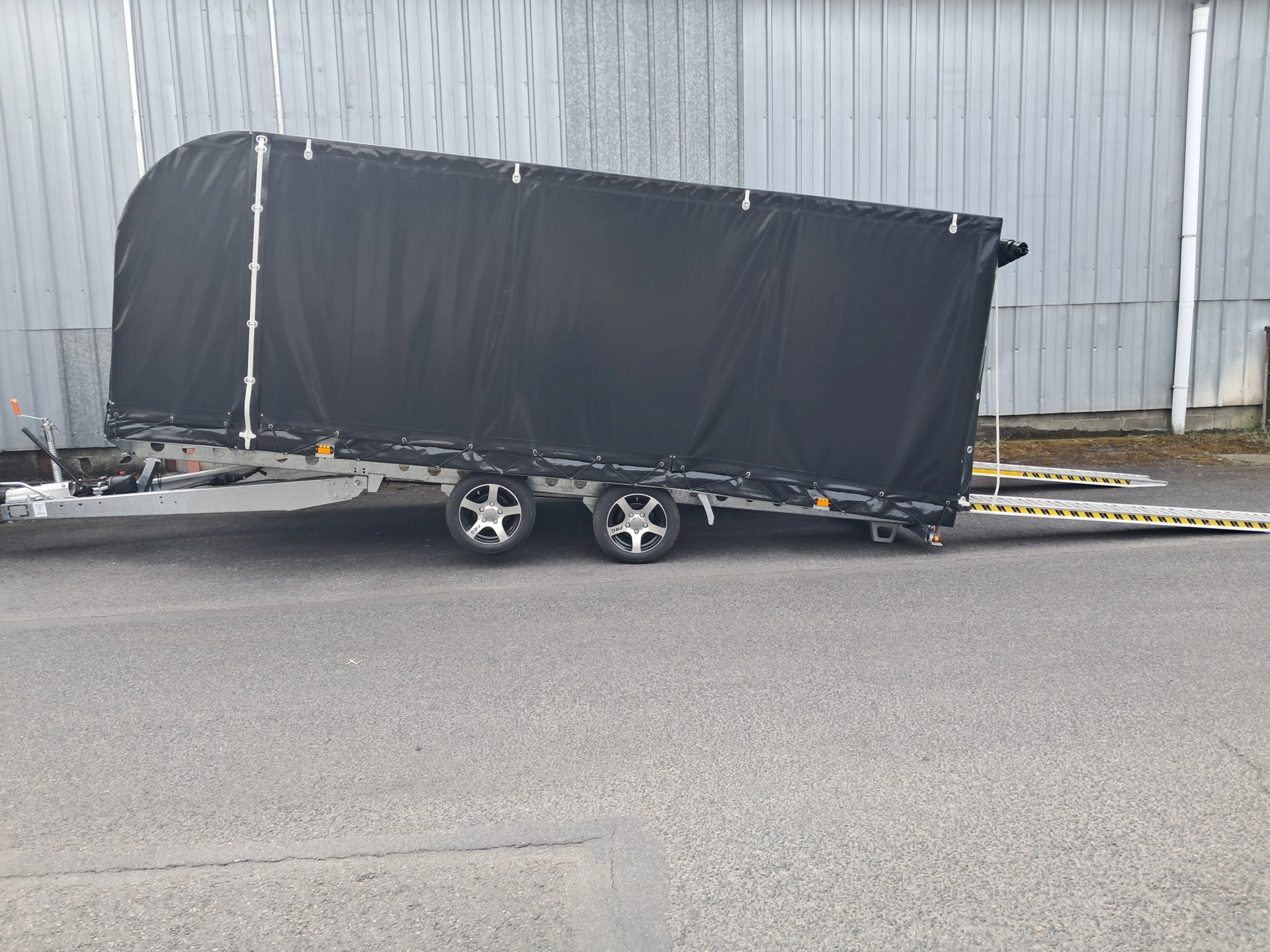 Remorque porte voiture PRO, couverte, bâchée, EN STOCK – photo 1
