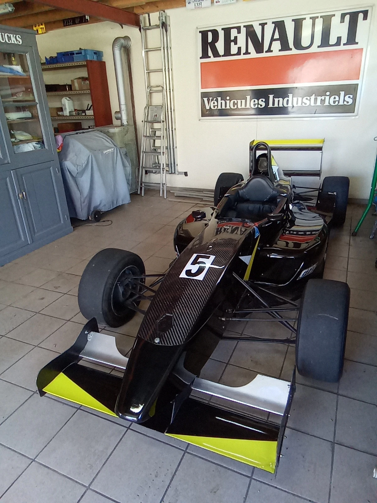 Sell Tatuus FR 2000 single-seater