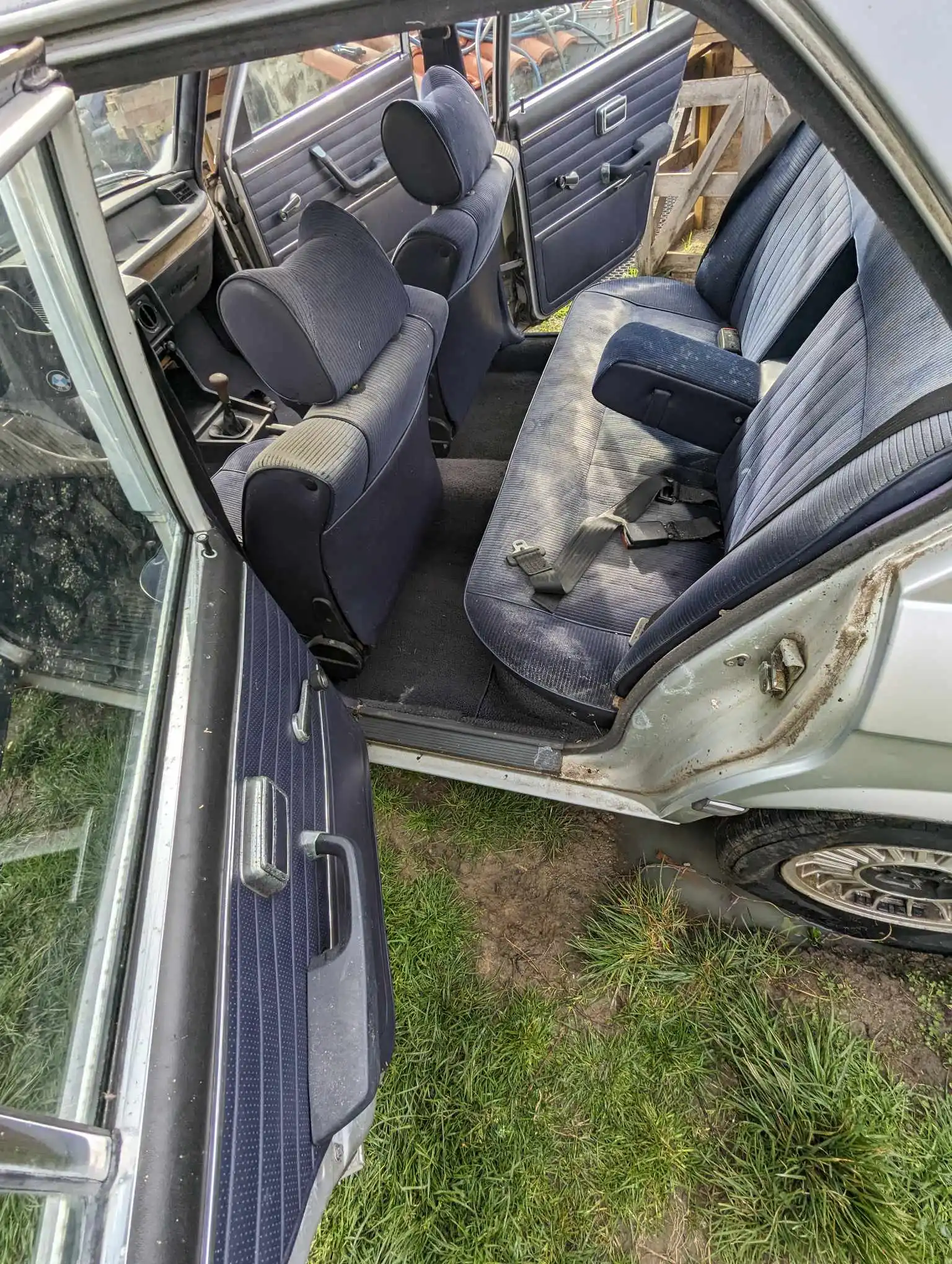 BMW e12 520 carbu 117000 km à restaurer – photo 3
