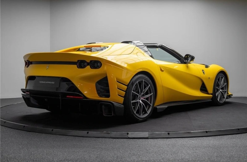 FERRARI 812 COMPETIZIONE