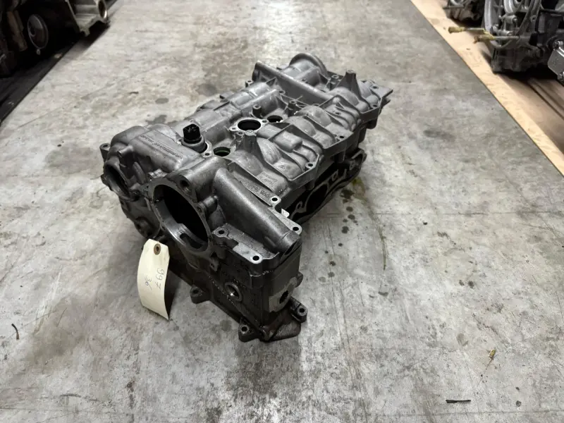 Porsche 996 cylinder head, reference 996 04 637