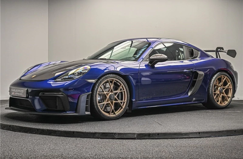 PORSCHE 718 CAYMAN GT4 RS