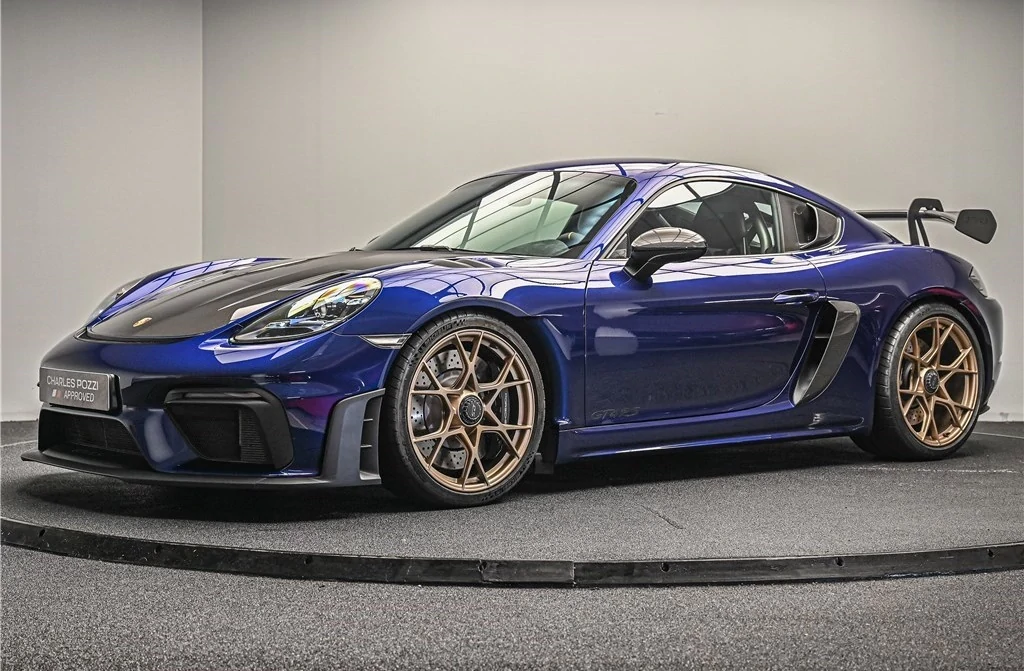 PORSCHE 718 CAYMAN GT4 RS
