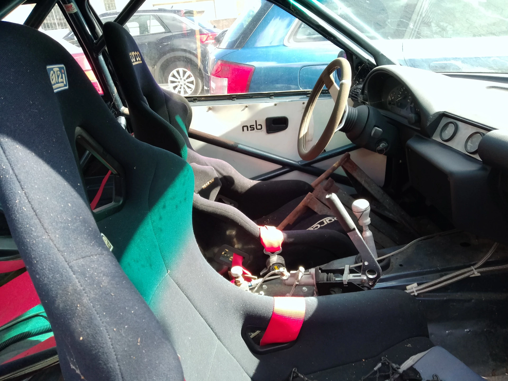 BMW 318 ti avec arceau omp