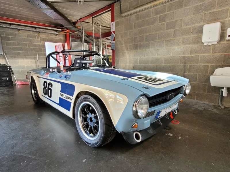 Kas Kastner inspired Triumph TR6