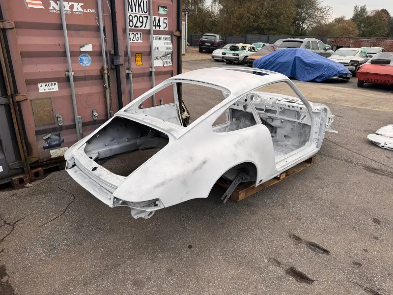 Caisse Porsche 911 3.0 SC Coupé 1982 projet restauration