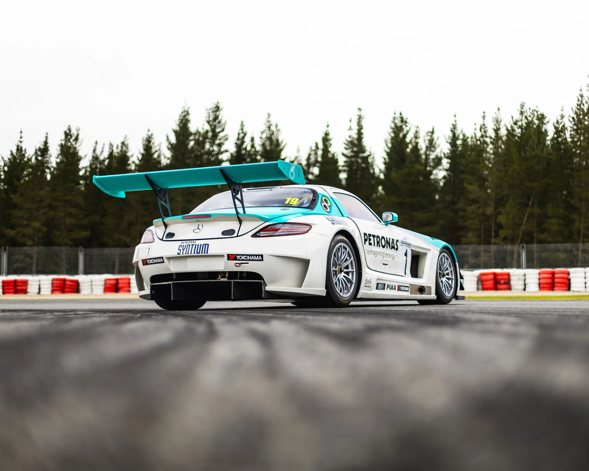 2014 Mercedez-Benz AMG SLS GT3 – photo 2