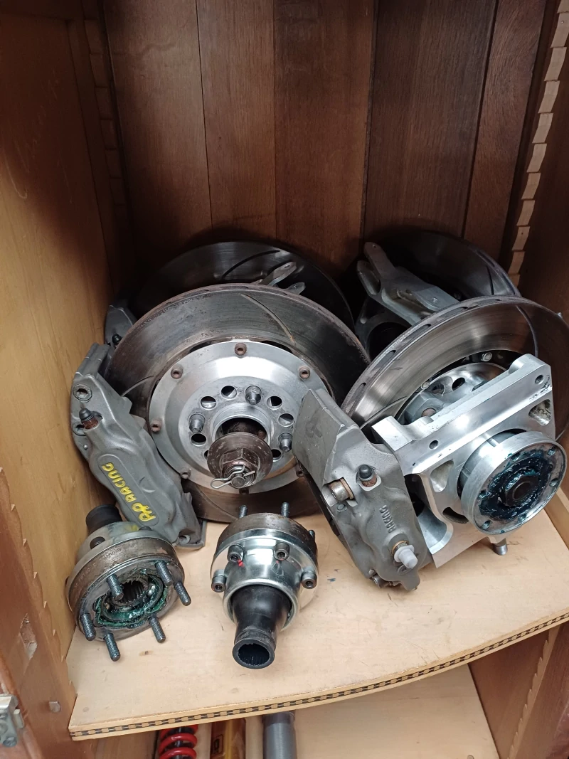 Standard hub carrier