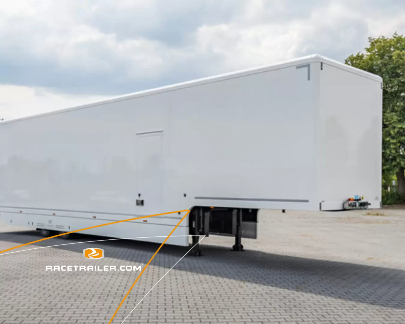 In stock : our Do it Yourself trailer with empty space on gooseneck for office