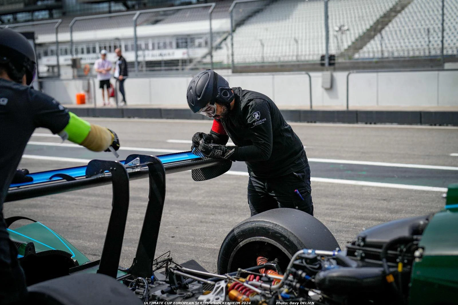 Mécanicien de course disponible