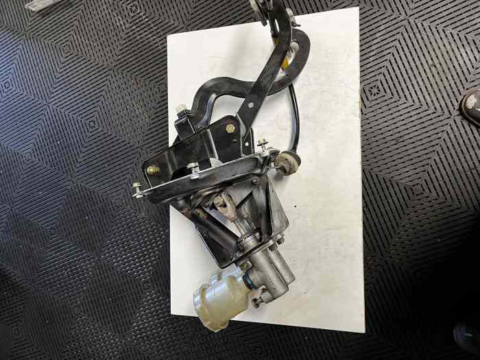 Dual-pump crankset with 306 / ZX spreader bar