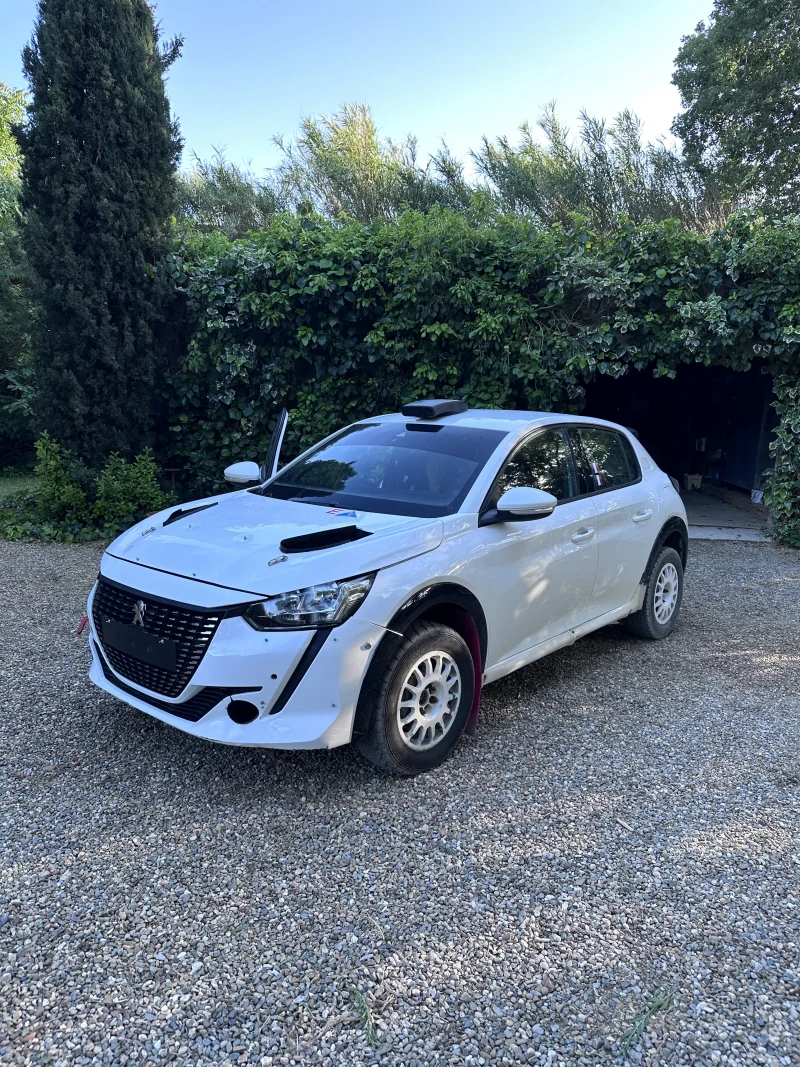 RACC loue Peugeot 208 RC4 pour Rallye Terre Découverte