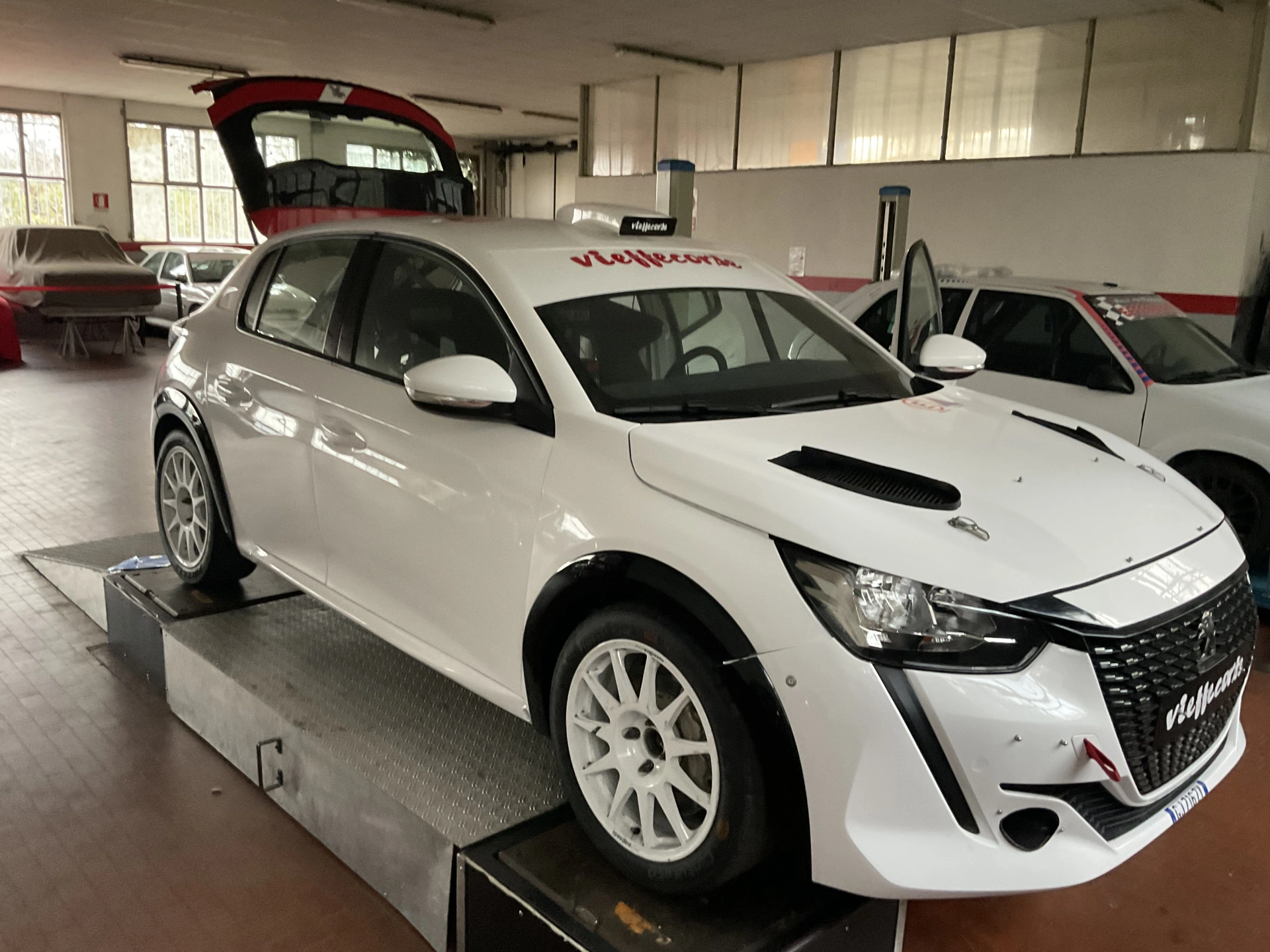 Peugeot 208 Rally4 – photo 1