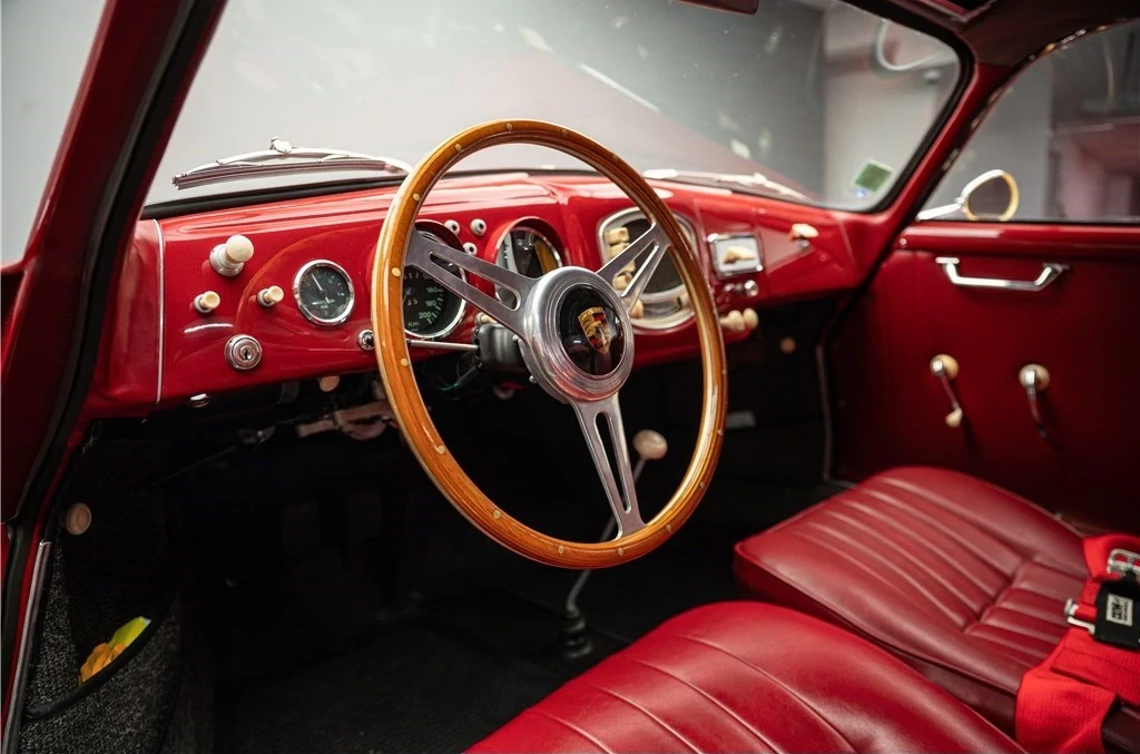 PORSCHE 356
