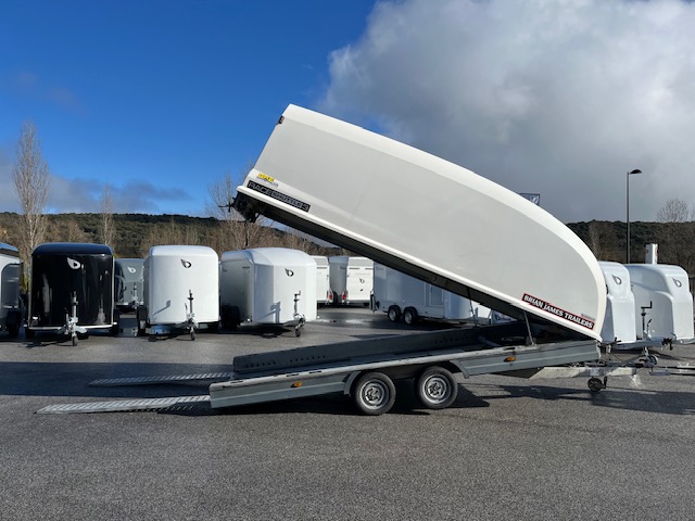 **SOLD** Used 2018 BRIAN JAMES RACE SHUTTLE 3