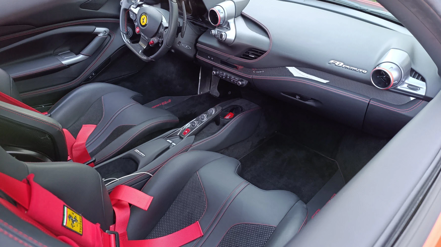 FERRARI F8 Tributo