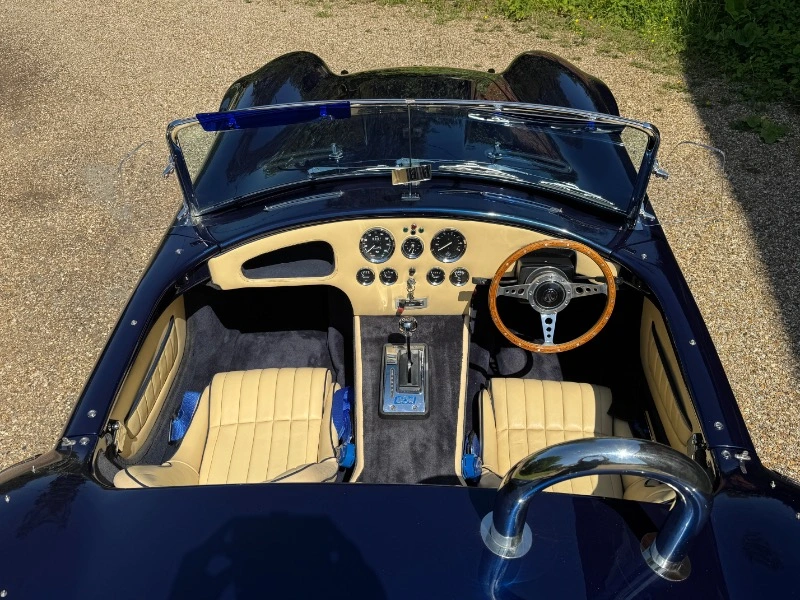 Cobra par AK Sportscars, V8 5,7, boîte automatique