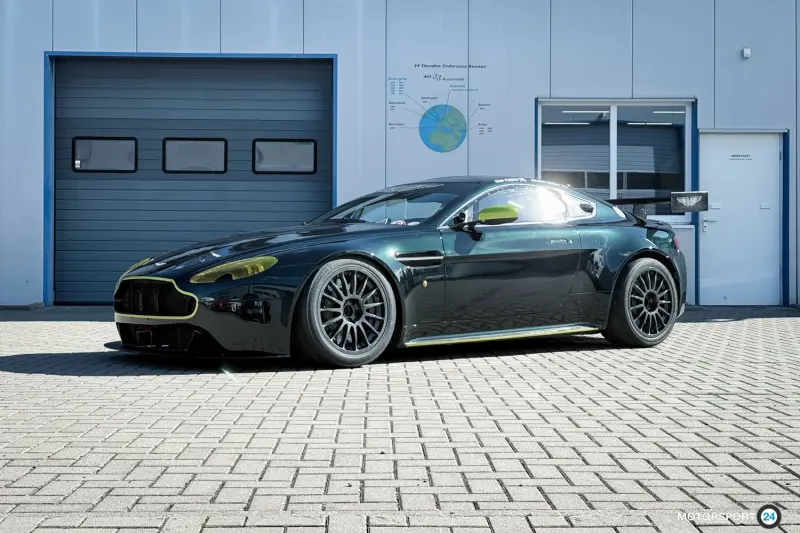 Aston Martin Vantage GT4 2009 - 24h Dubai 2014