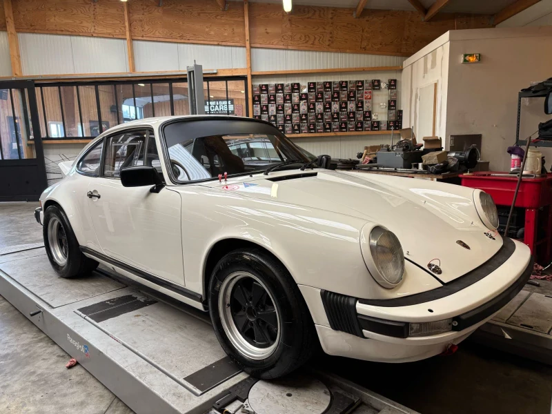 Brand new Porsche 911 3.0sc group 4 !