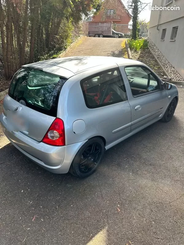 RENAULT CLIO 2 RS