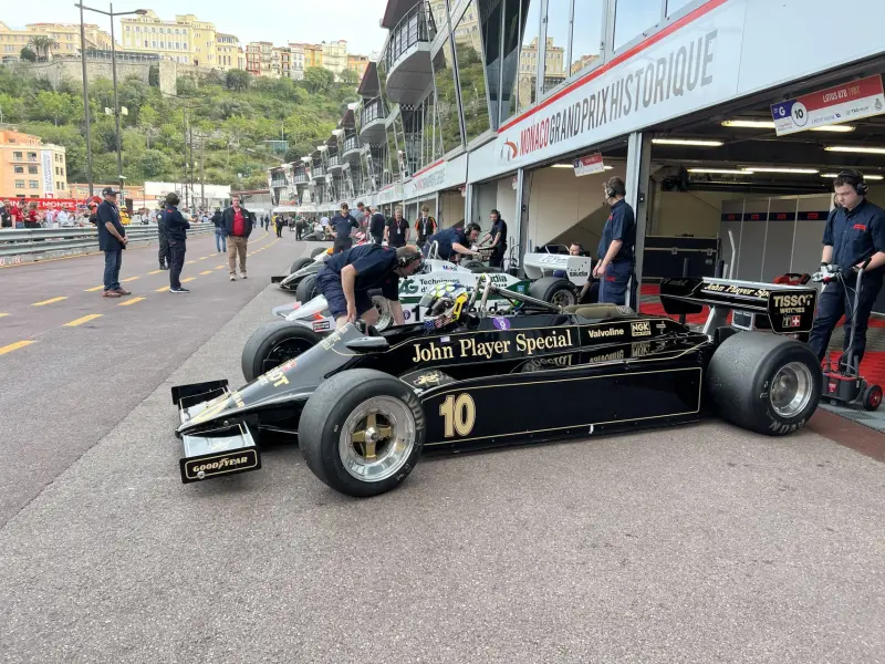 1982 Lotus 87B - Ford Cosworth