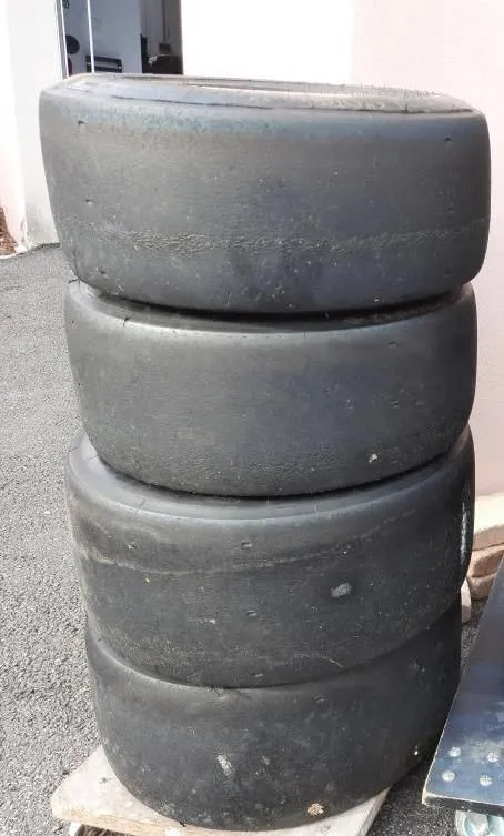 Michelin S412 slick tyres – photo 1