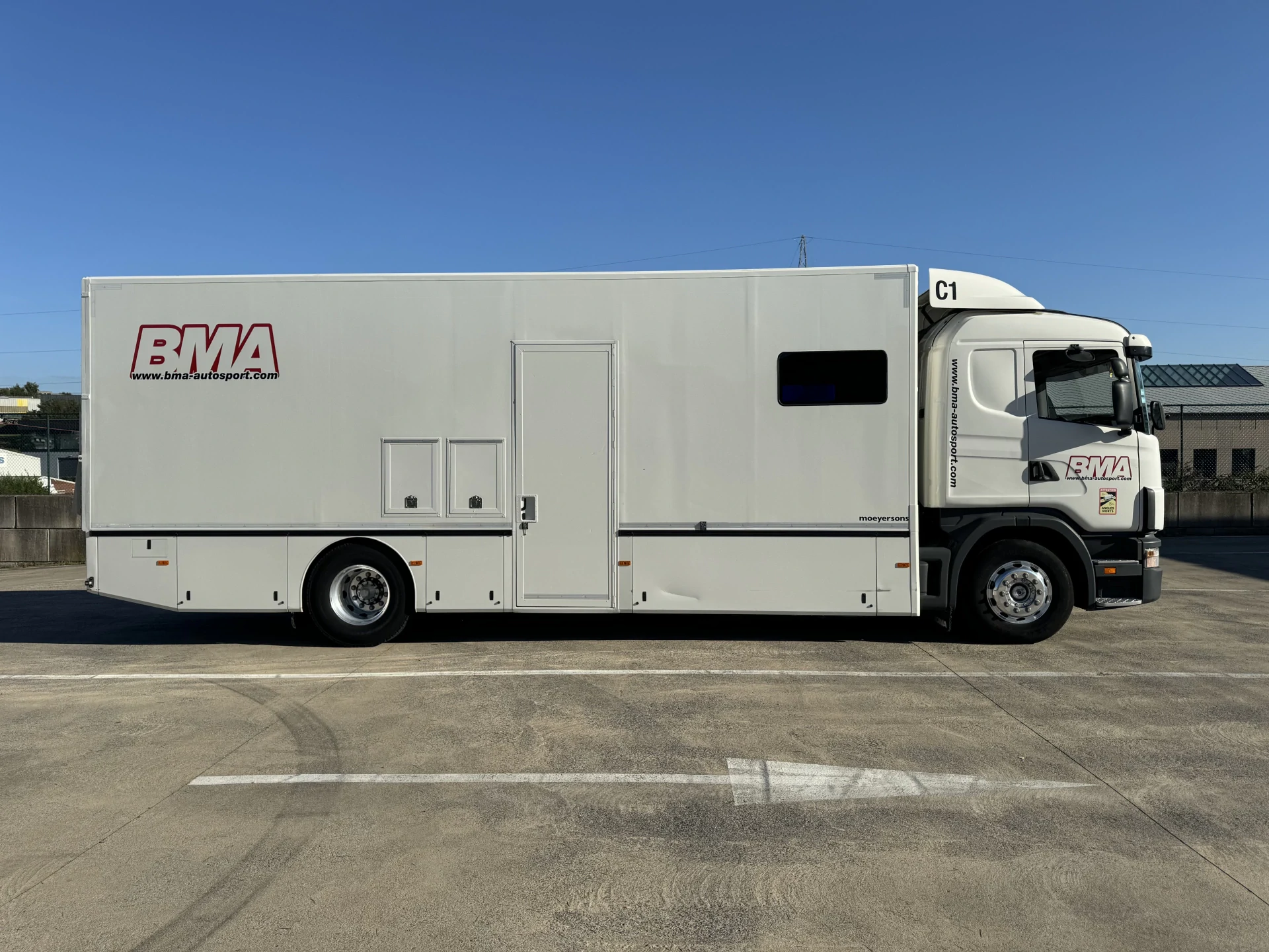 Scania 300 Service