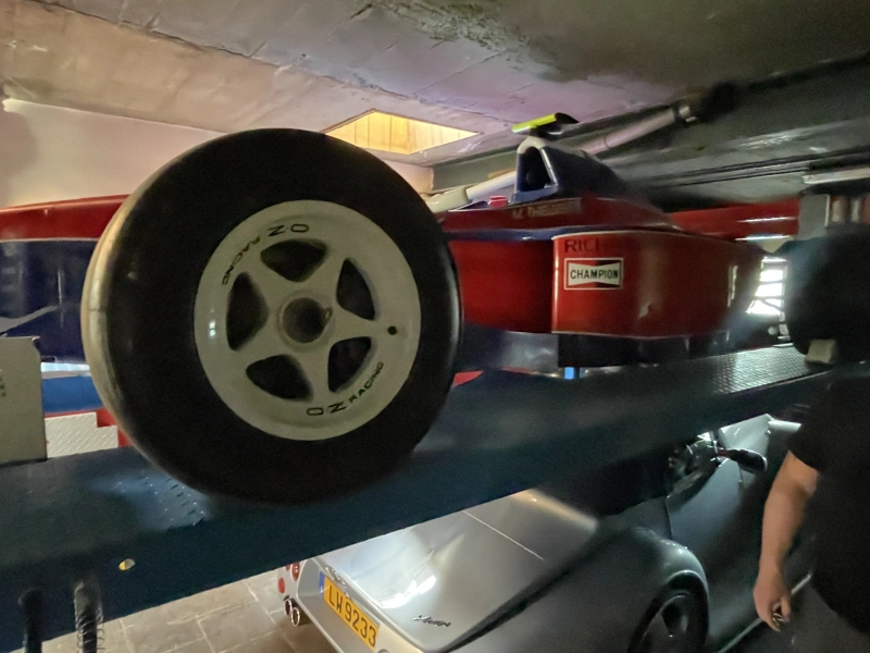 Lola B99/50