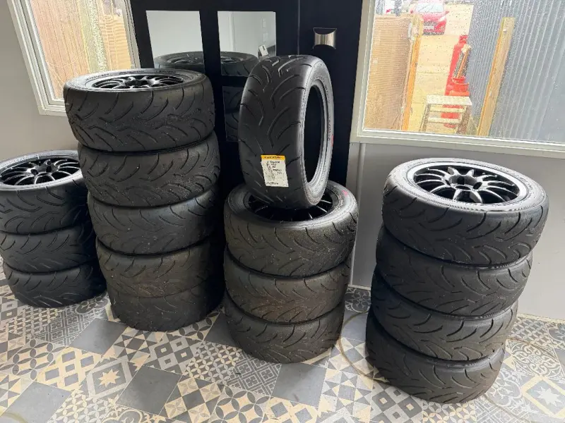 Jantes 15 pouces Ginetta g40