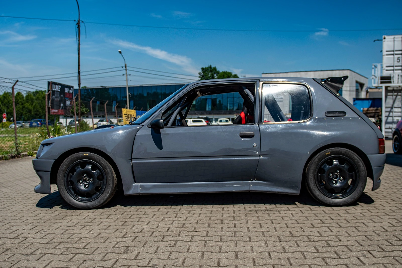 Peugeot 205 Maxi – 1991 – Voiture de course / de côte – 1,6 16V TU5JP4 – Boîte de vitesses « dogbox » – Différentiel à glissement limité – 190 HP – photo 2