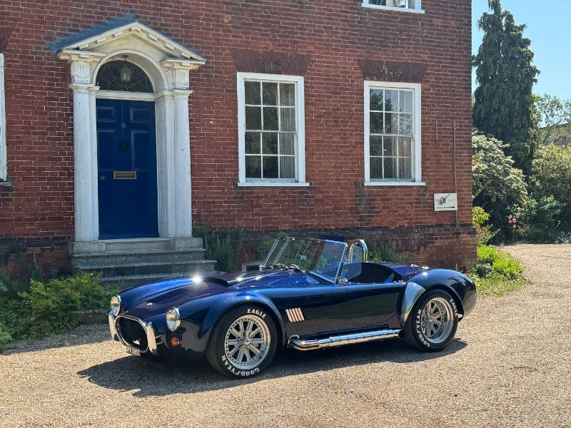Cobra par AK Sportscars, V8 5,7, boîte automatique