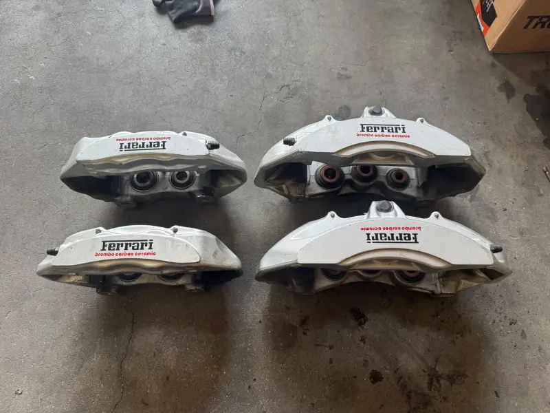Étriers de frein avant + arrière Ferrari