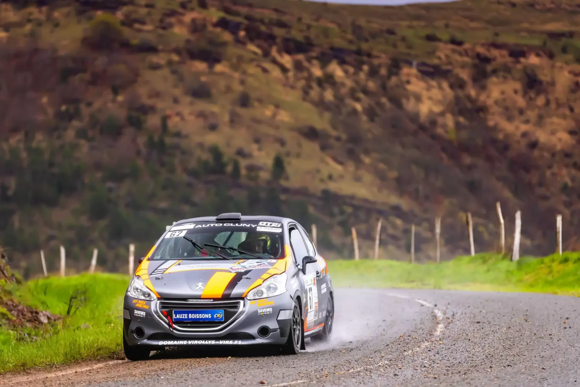 Hire 208 R2 Full EVO