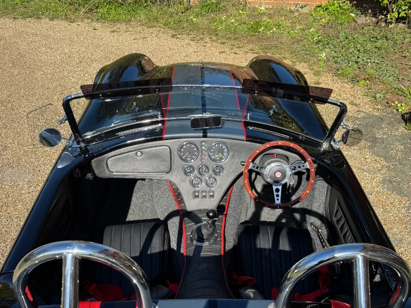 Cobra by DAX, châssis De-Dion, 5.7 V8