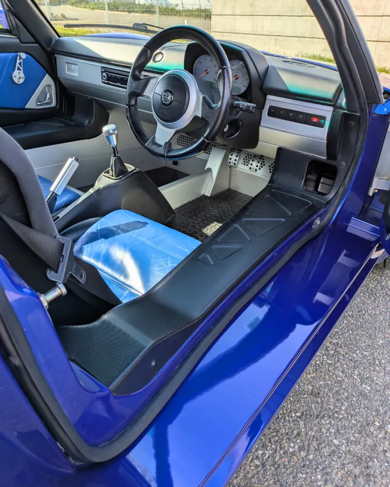 Opel Speedster 2L Turbo (Vauxhall VX220)