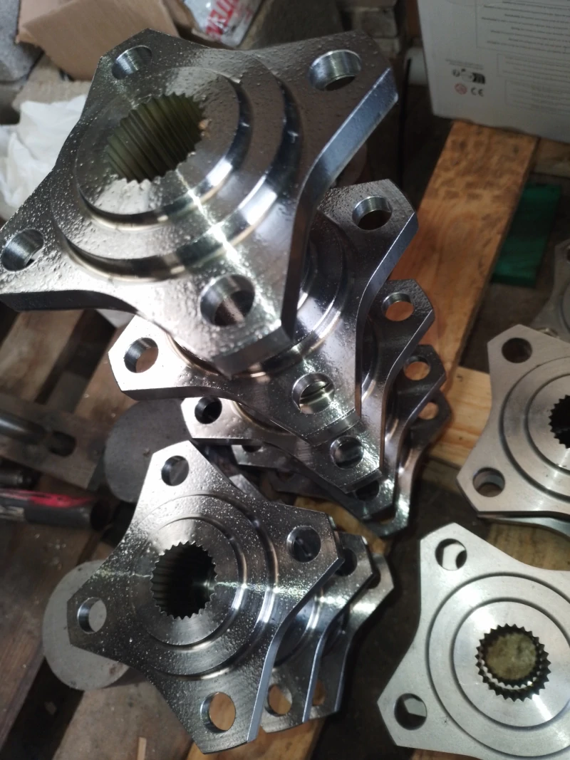 Clio 27 spline front hubs