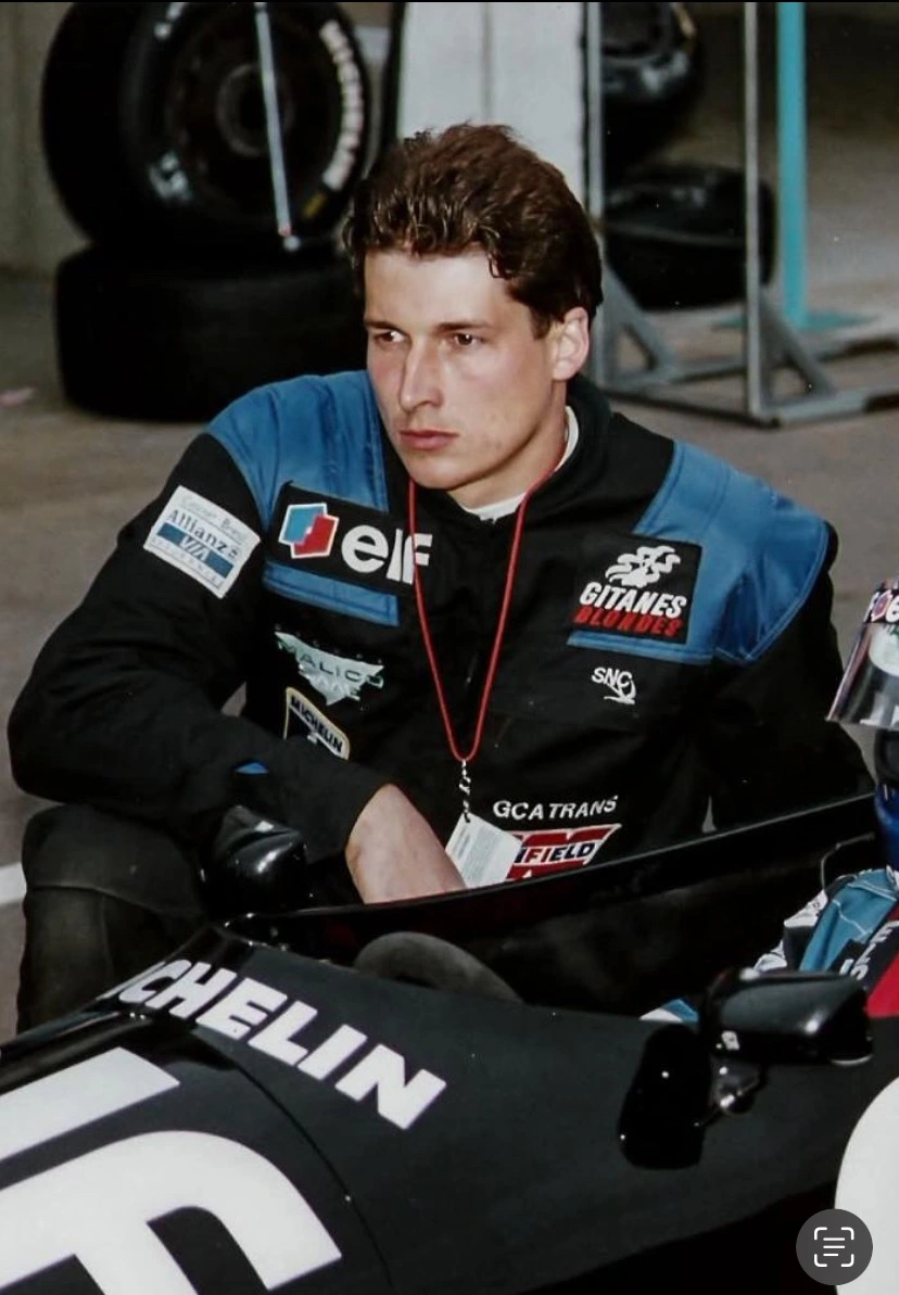 Genuine official vintage F3 racing overalls worn by Olivier Panis – photo 4