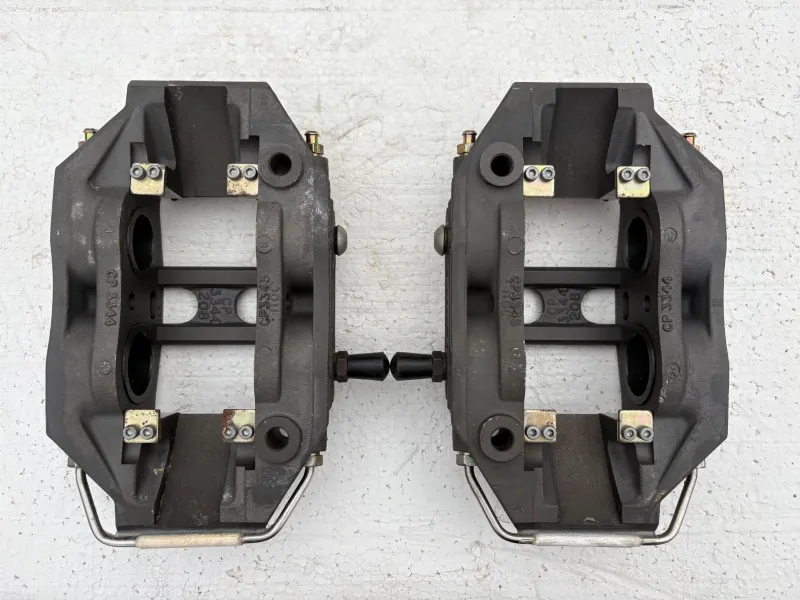 2 étriers AP Racing CP3344 4 pistons neufs – 309 Gr A / 106 / AX VHC