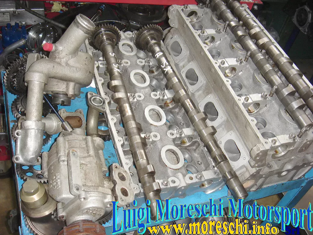 Pièces détachées pour moteurs Cosworth V8 F1