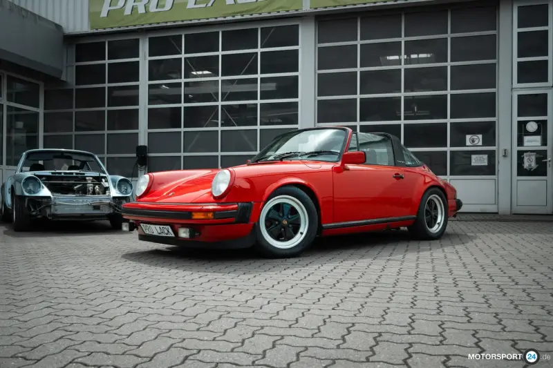 1982 Porsche 911 SC Targa rouge indien