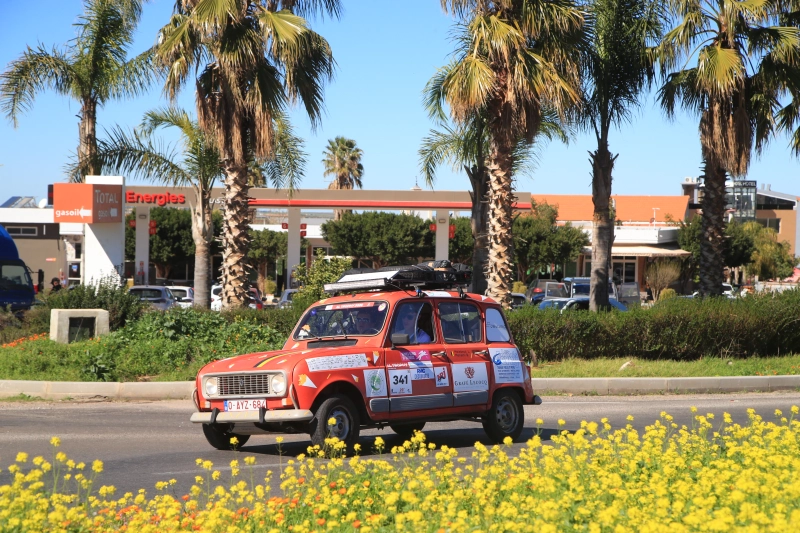 Location Renault 4L préparée Raid