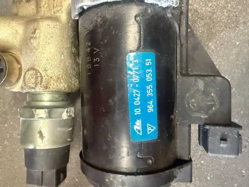 ABS high-pressure pump for Porsche 964 and 993, Part No. 96435505351
