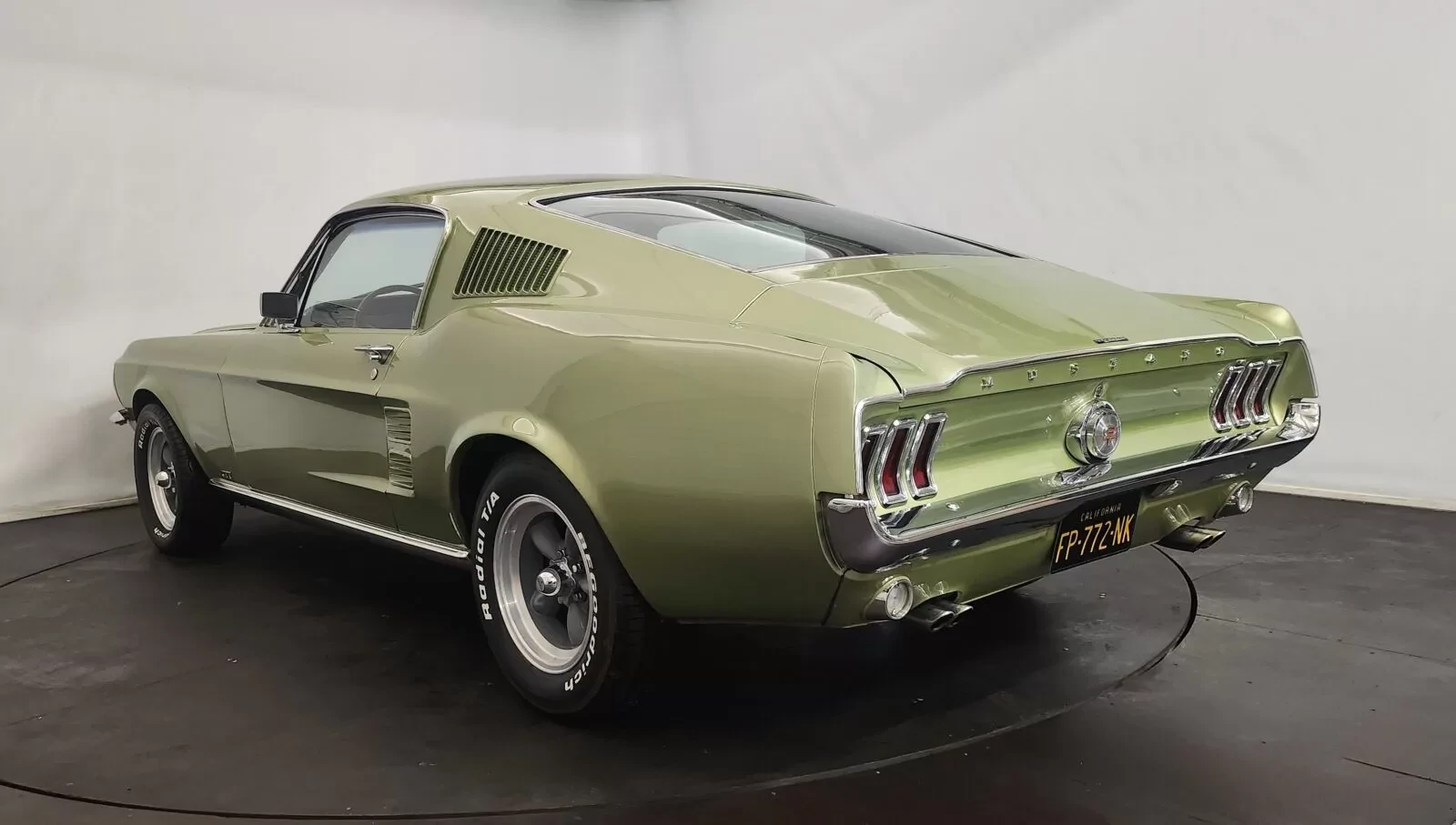 Ford Mustang GT Fastback Code S