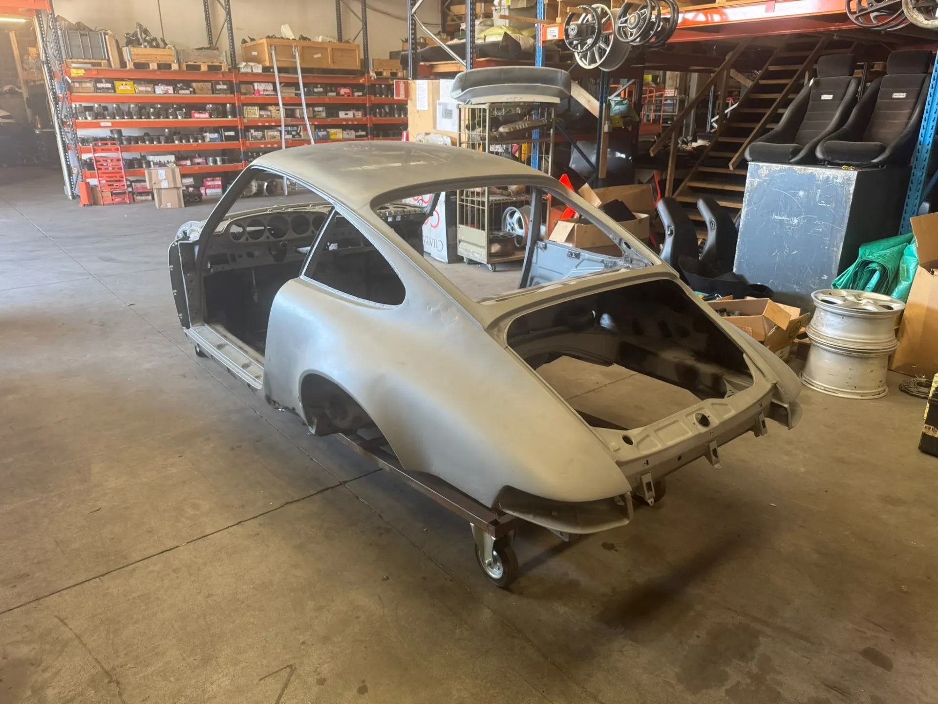 Caisse nue Porsche 964 course vendue en l’état – photo 2