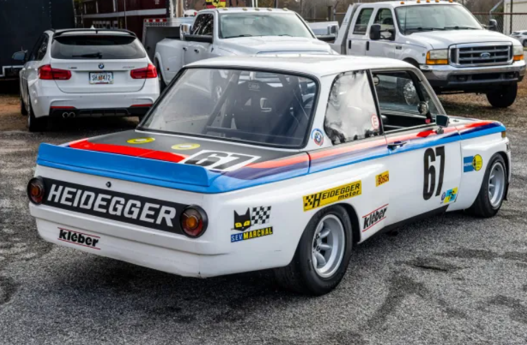 Voiture de course BMW 1600-2 1967