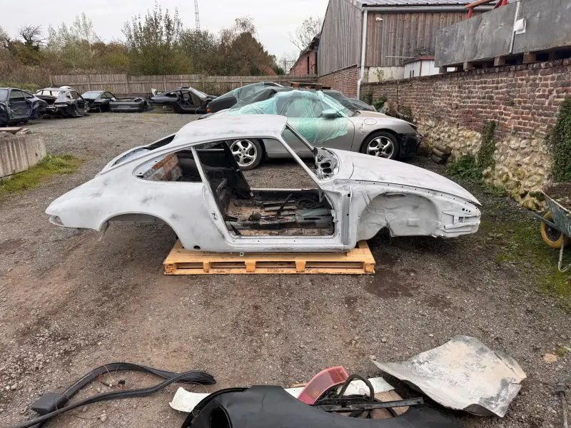 Caisse Porsche 911 3.0 SC 1977 projet Piste Dakar Rallye